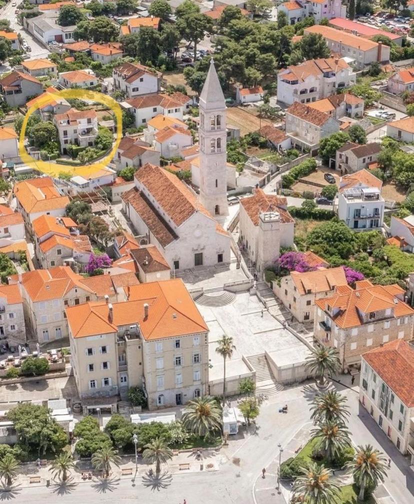 סופטאר Apartman Mladenka מראה חיצוני תמונה