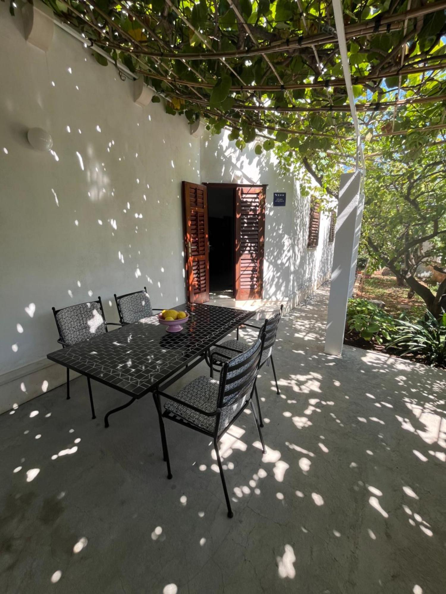 סופטאר Apartman Mladenka מראה חיצוני תמונה